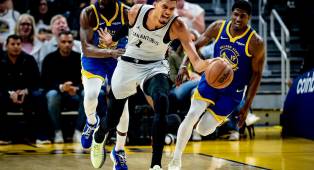 Wembanyama Pimpin Spurs Kalahkan Warriors, Siap Playoff